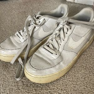 used nike air force 1’s, boys size 7 (fits women’s 8.5)